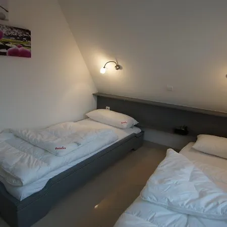 Ferienhaus Orchidee غلوفي